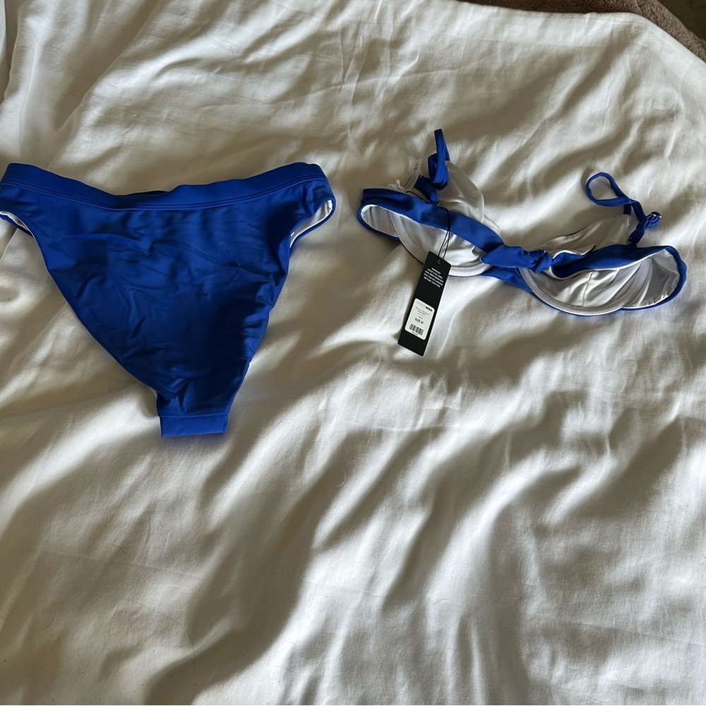 Blue Bikini - Picture 4 of 9